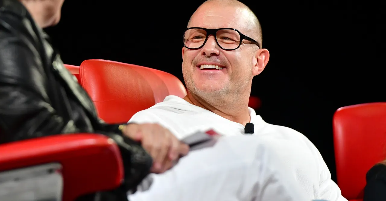 Thiết bị OpenAI của Jony Ive nghe đồn là chiếc loa thông minh giá hơn 300 USD