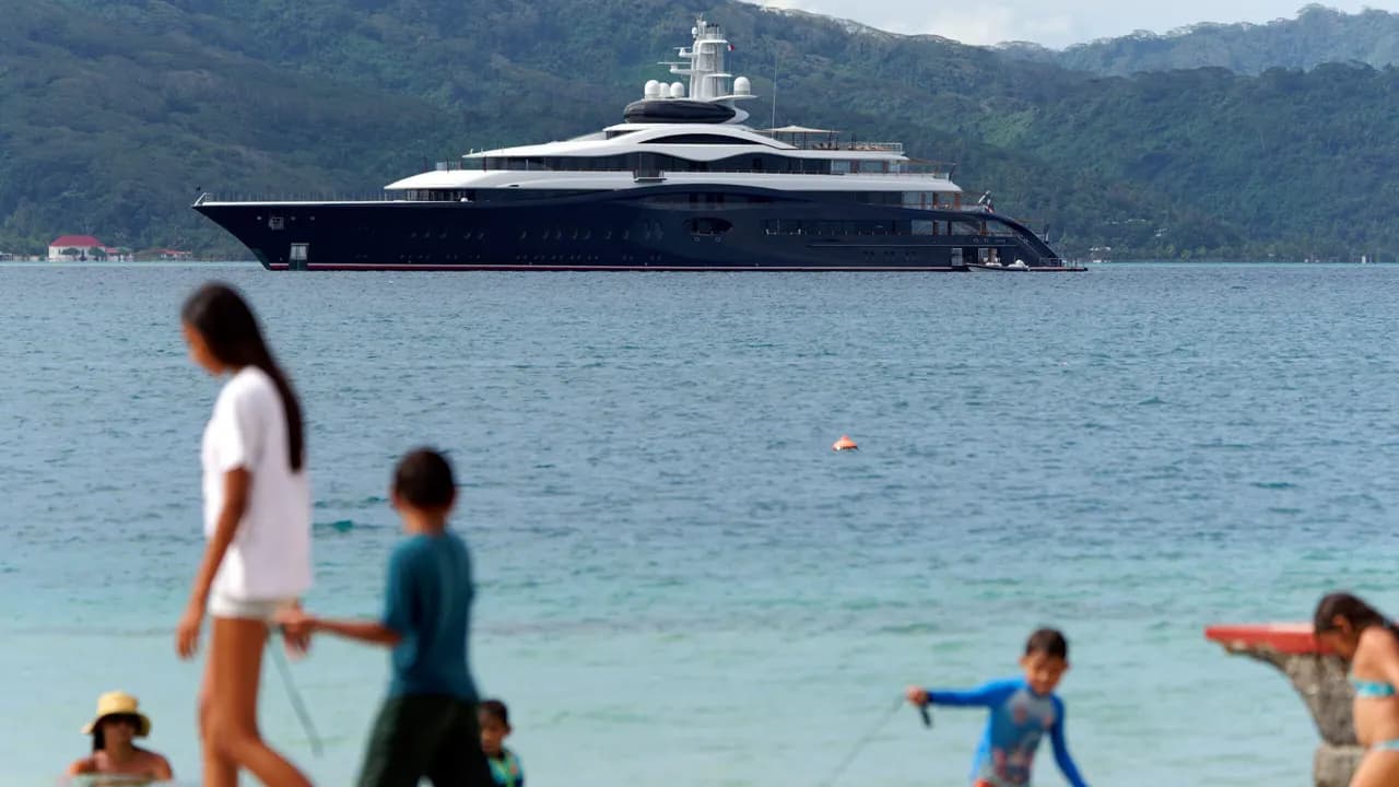 Zuckerberg’s superyacht ignored an emergency radio call from a stranded boat